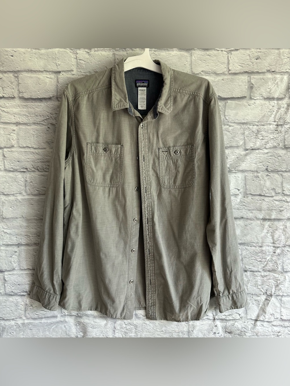 PREOWNED PATAGONIA GREY ORGANIC COTTON BUTTON DOWN LONG SLEEVE SHIRT SIZE XL MEN
